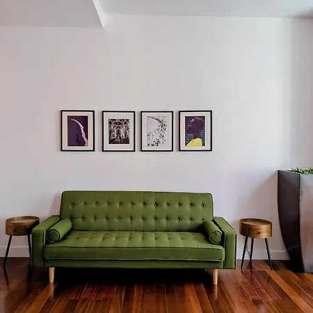 Lost :: Cais House Penzion Lisboa