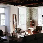 Πανσιόν Lost :: Cais House