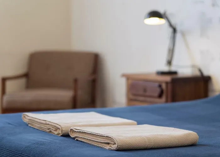 Lost :: Cais House 3*