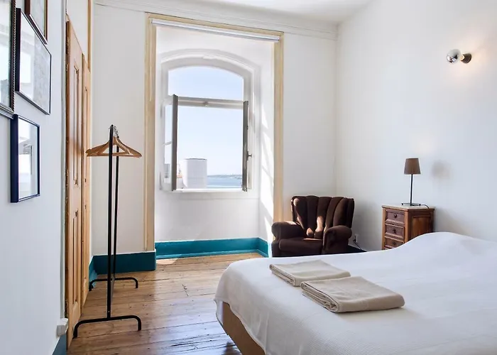 Lost :: Cais House Lissabon