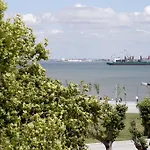 里斯本码头之家迷失旅馆 招待所 3*